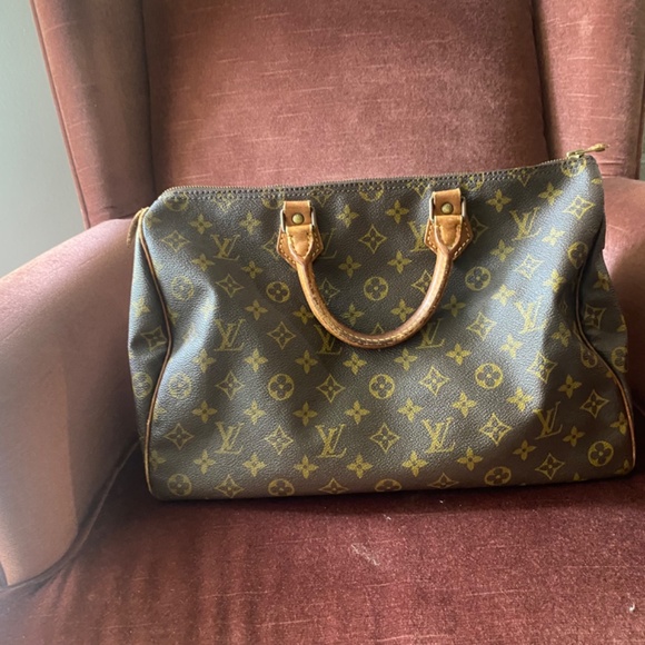 Authentic Louis Vuitton Speedy Bag - Picture 4 of 12